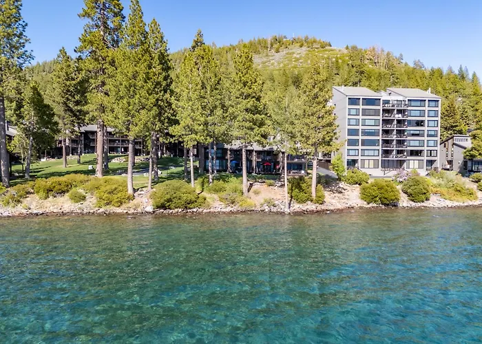 Remodeled 4Br Lakefront With Exceptional Amenities
