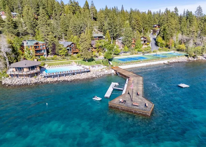 Remodeled 4Br Lakefront With Exceptional Amenities
