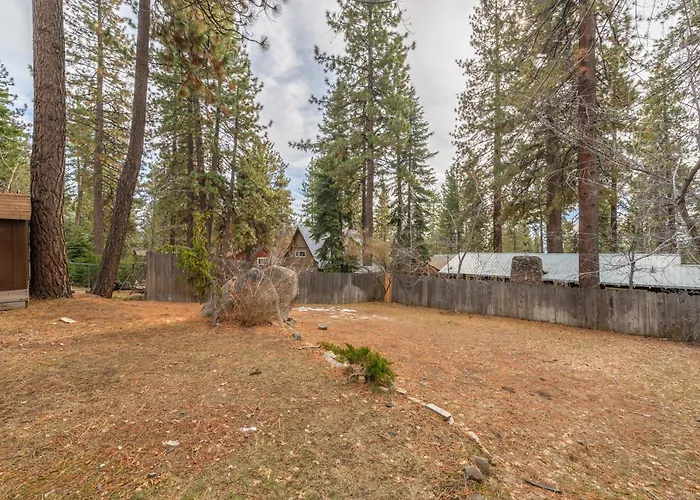 Lakeside Serenity Retreat
