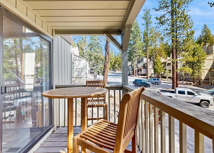 Lake Tahoe Adventure Base! Townhome W/ Pool Access