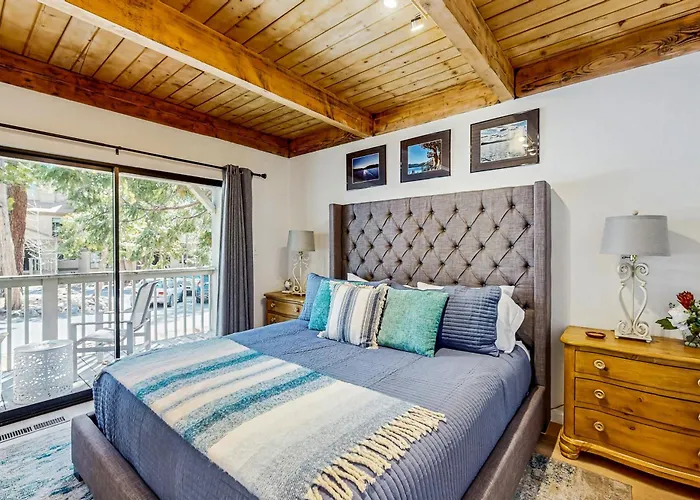 Lake Tahoe Adventure Base! Townhome W/ Pool Access